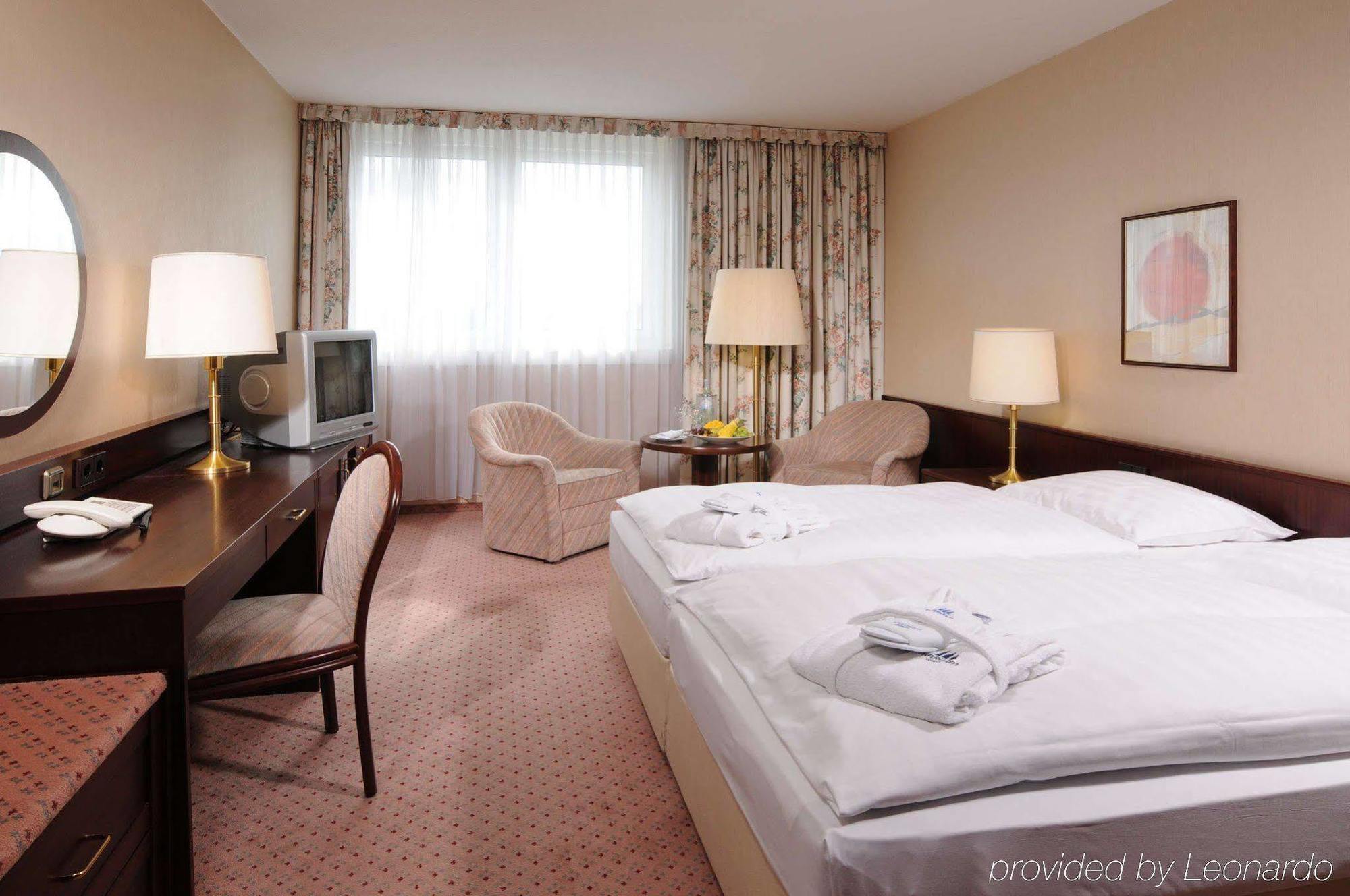 Western Plaza 4*